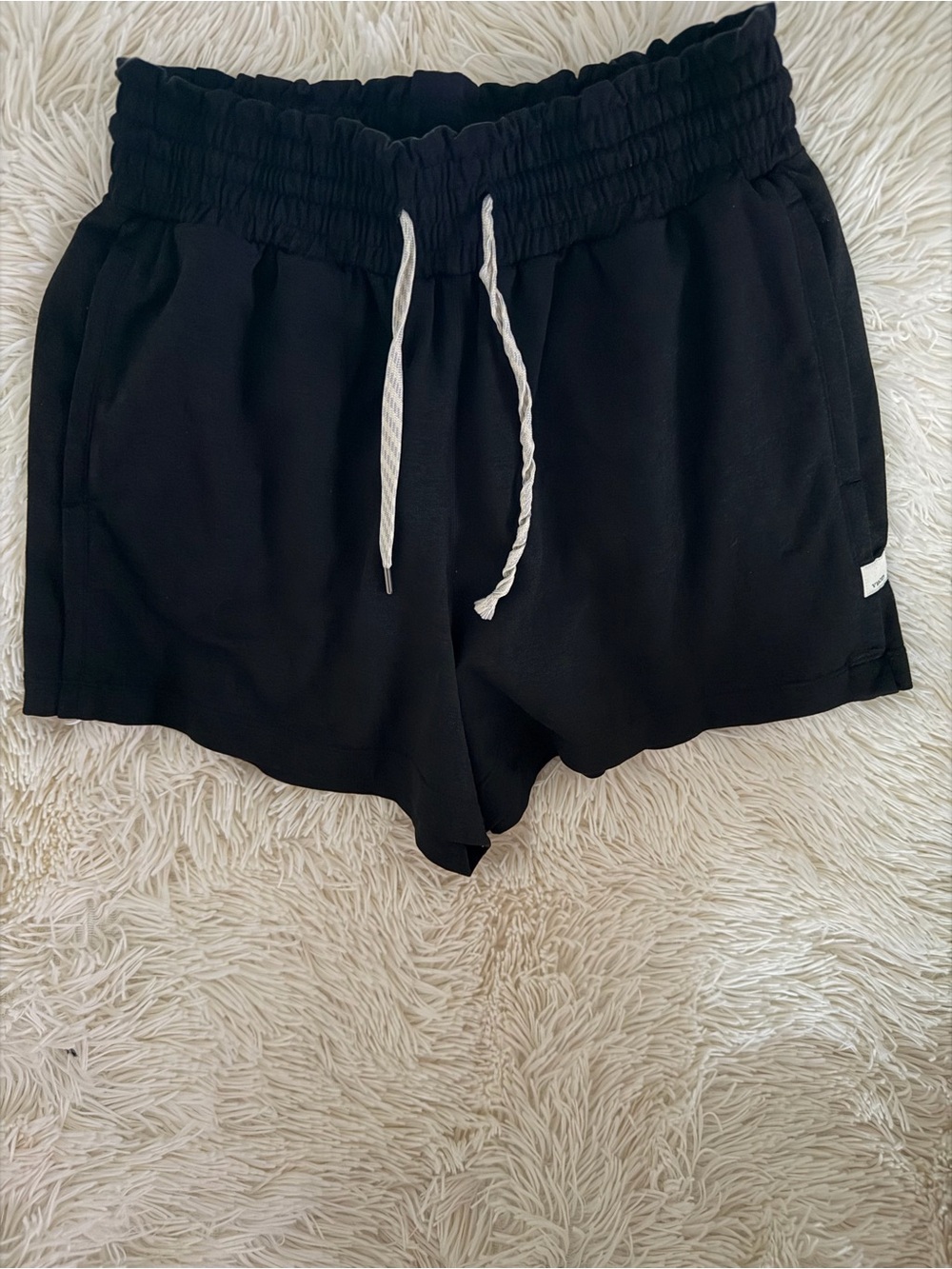 Vuori Dark Gray Shorts Everyday Pull-On Shorts